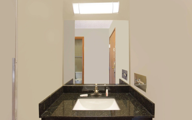 Super 8 by Wyndham Normal Bloomington