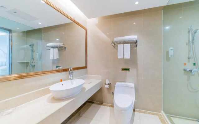 Vienna Hotel (Foshan jiujiang xinji plaza store)