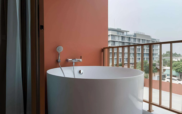 Blu Monkey Hub & Hotel Bangsaen