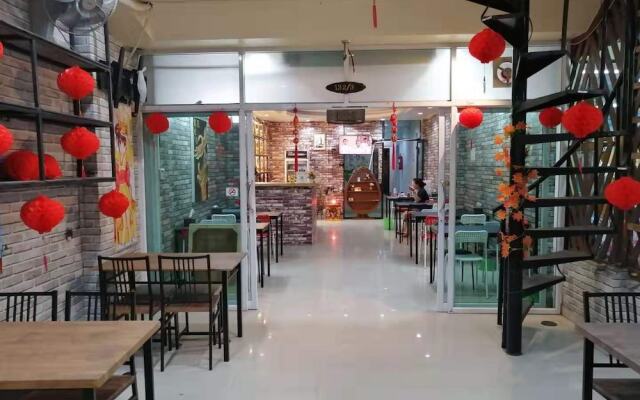 Qhkl Hotel
