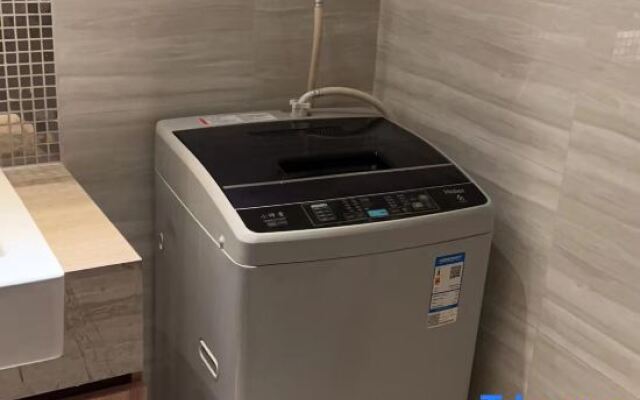 Xinyang Celebrity Art Hotel