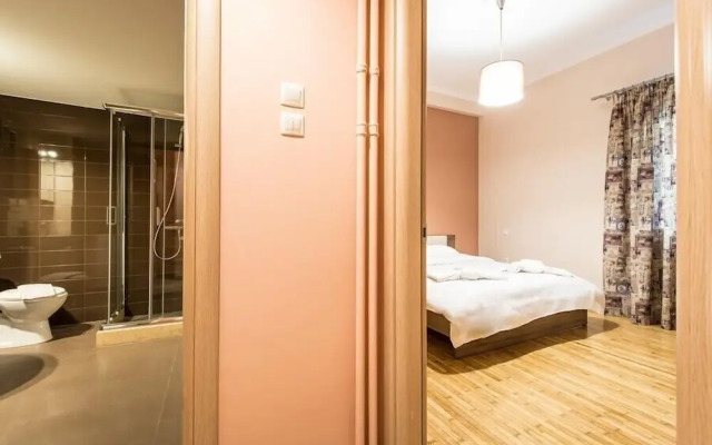 Bright flat in front of Acropolis metro