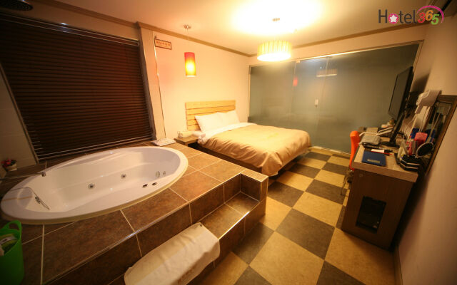 Chuncheon Myeongdong Hotel