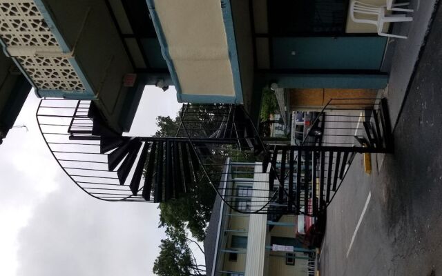 Calypso Motor Inn
