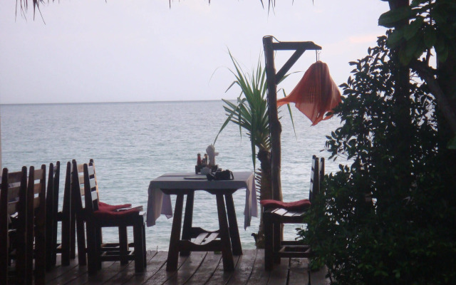 Lanta Seafront Resort
