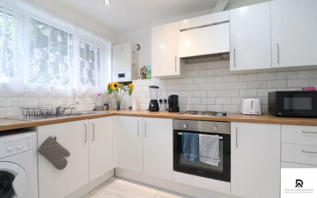 3-bed House in London Near the O2 Arena & Excel