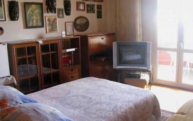 Rooms-House With Garden