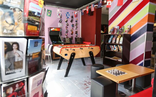 Le Montclair Montmartre by River Hostel