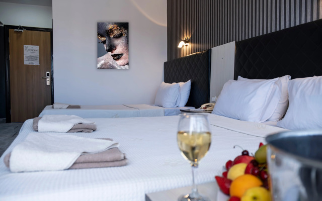 Mustis Royal Plaza Hotel