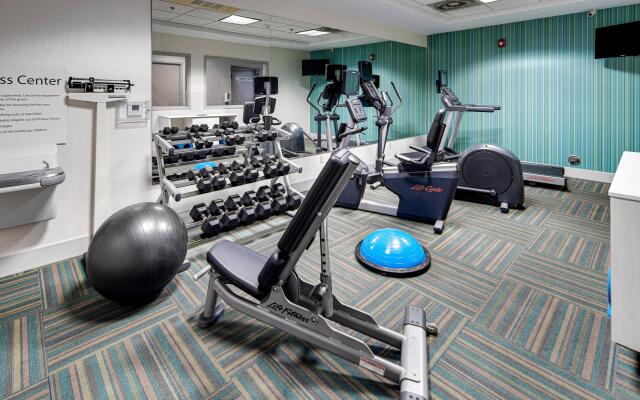 Holiday Inn Express & Suites Dinuba West by IHG