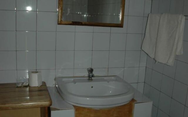 Le Calao du Lac Rose