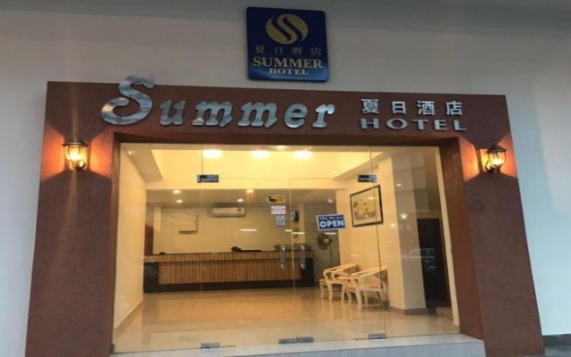 Summer Hotel