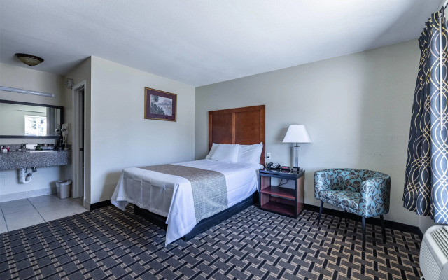 Travelodge by Wyndham Jackson I-40 Exit 82