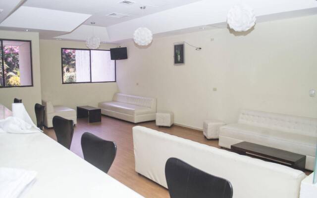 Farallones Hotel