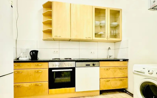 4BR Stay for 8 Near FAC Stadium