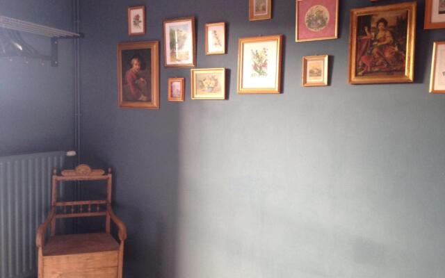 Alice et Marie au Pays du Louvre