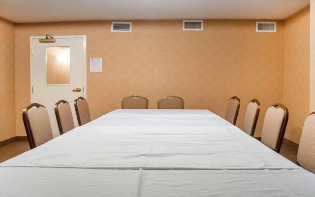 Woodstock Inn and Suites