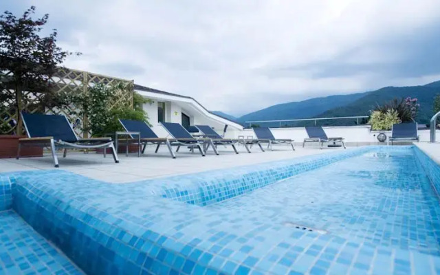 Regal Residence