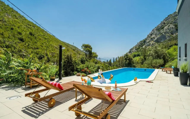 Luxury Villa Emma with Private Pool