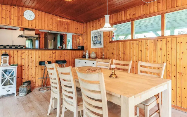 6 Person Holiday Home in Dannemare