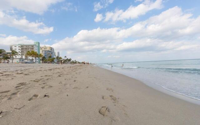 707 Partial Ocean Hollywood Beach
