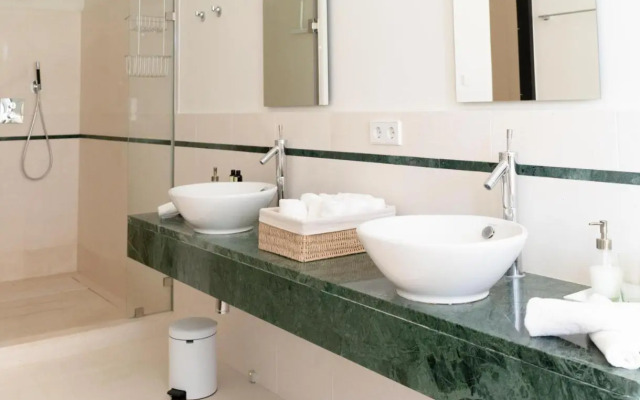 Luxurious 2 Bedroom Townhouse in Sierra Blanca