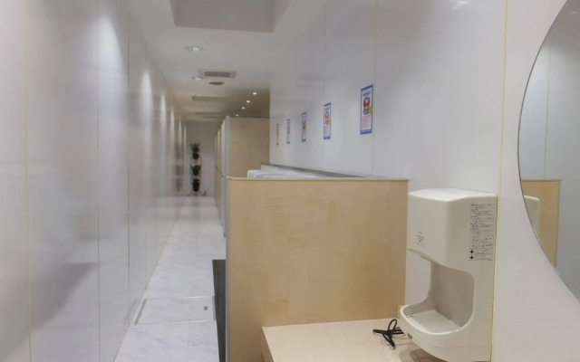Capsule Hotel Wellbe Sakae - Caters to Men