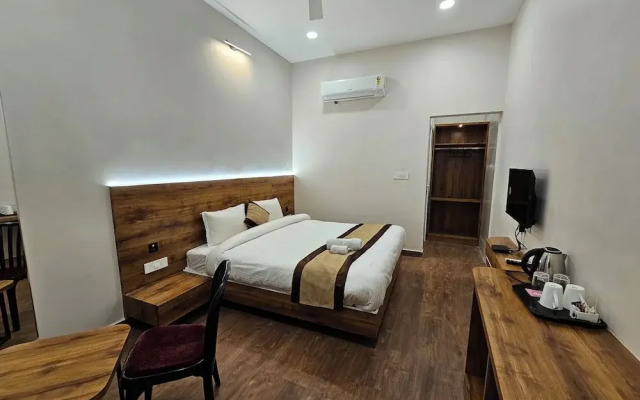 Devki Grand Hotel