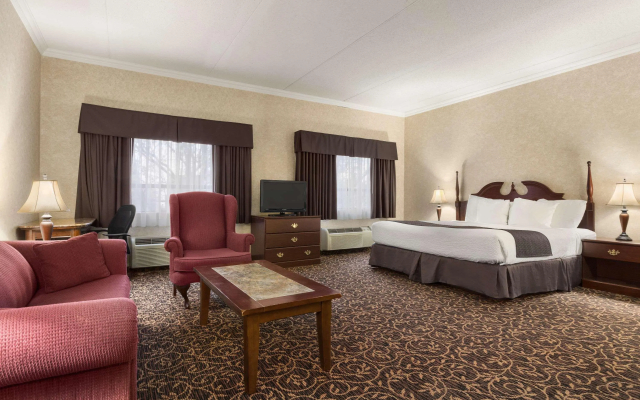 Days Inn - Toronto East Lakeview