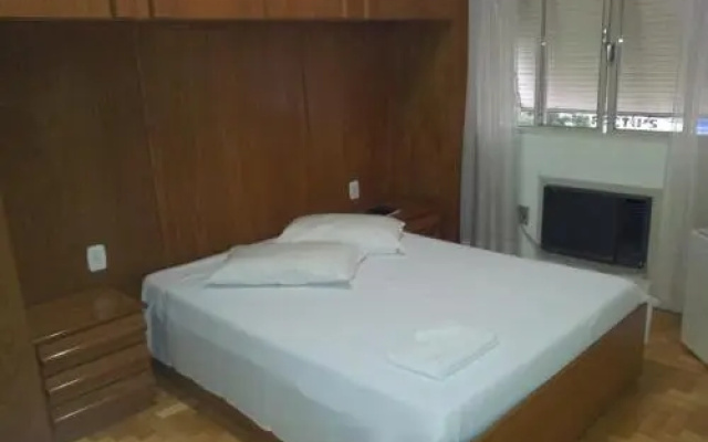 City Hotel PF
