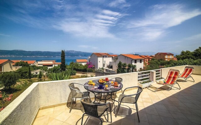 Nice Home in Slatine With Wifi and 5 Bedrooms