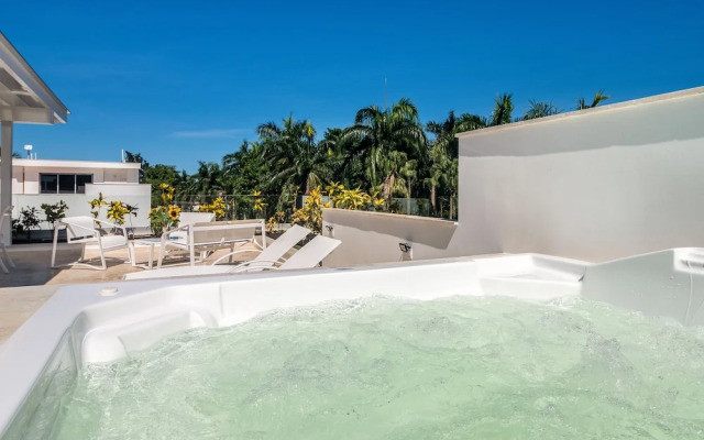 Nicole ApartHotel