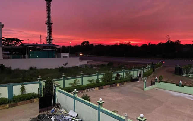 Hotel Greenland Towers by OYO Rooms