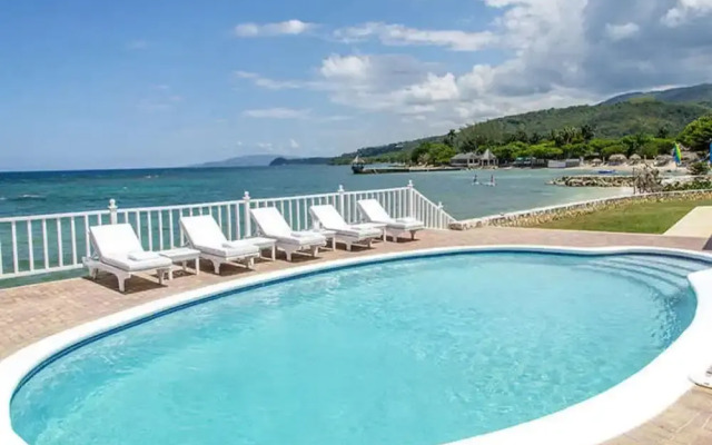 Sunny Vacation Villa 21