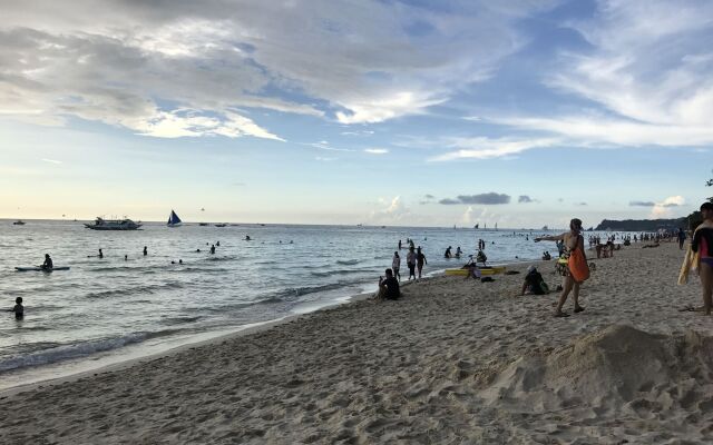 BLUE OCEAN BOUTIQUE HOTEL (Boracay Island, Philippines)