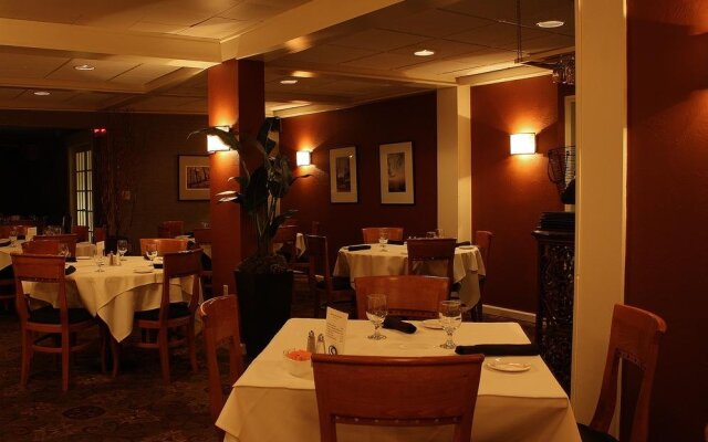 Macaluso's At The Lantern Lodge