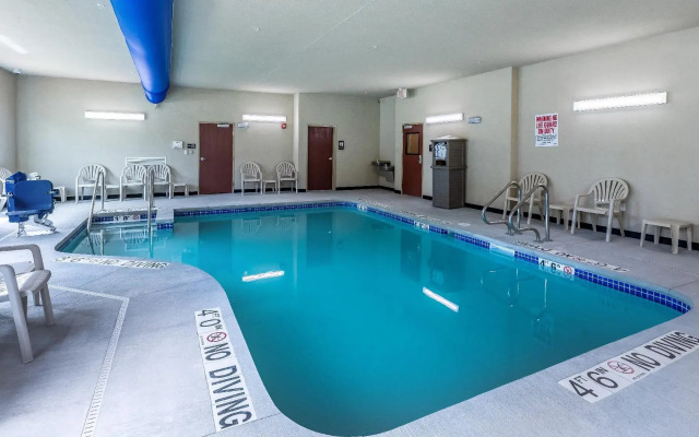 Cobblestone Hotel and Suites Janesville