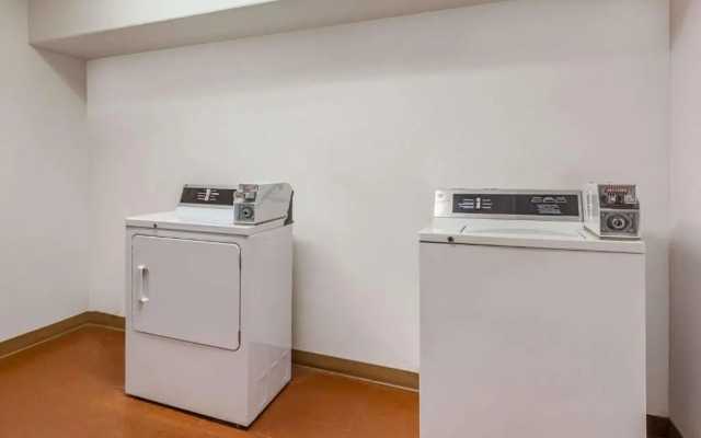 Super 8 Pincher Creek AB