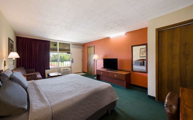 Travelodge by Wyndham Oakley