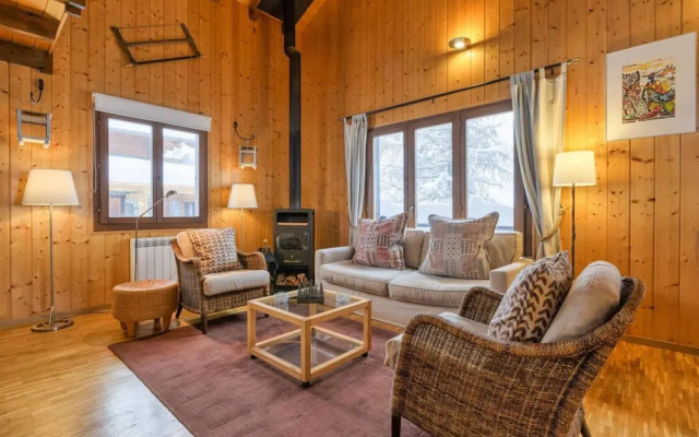 Chalet Les Jeunes - 8 Pax Swiss Ski Chalet