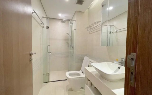 Luna's House Luxury Apartment at Vinhomes Metropolis