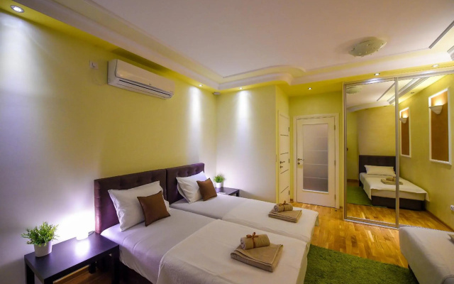 Apartment Sweet House Politika