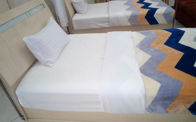 Golden Peace Hotel