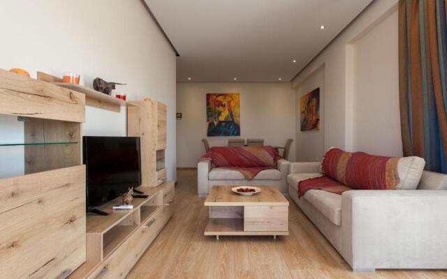Modern art apt in Glyfada with sea view