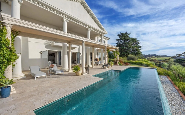 The Bay Crest Manor Views Pool Beach