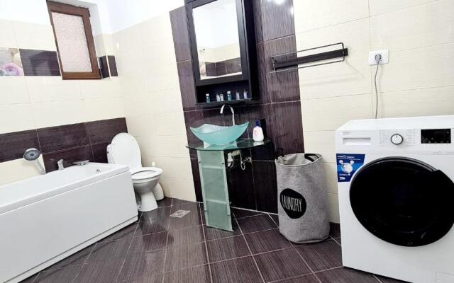 R.O.S.E. Apartment