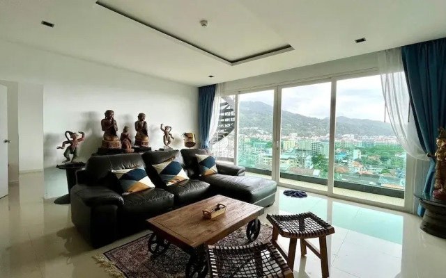 The oh so Sexy Triple Penthouse-rare 3-5br 188m2