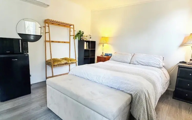 Paterson Skywalk & Bush Bedroom