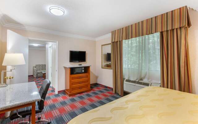 Quality Inn & Suites Oceanside near Camp Pendleton