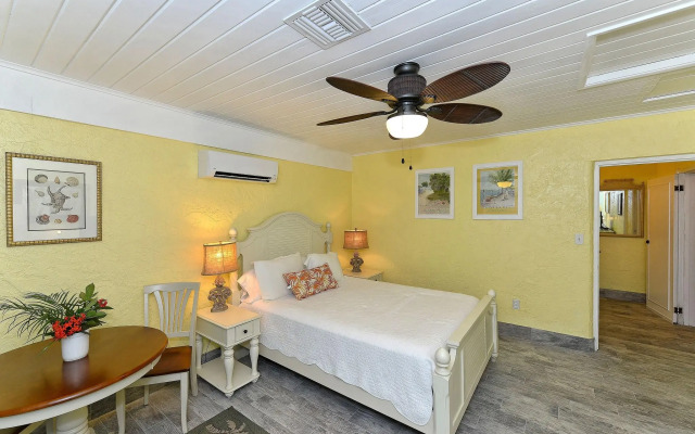 Siesta Key Palms Resort